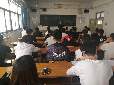 beat365在线唯一官网李洪泊老师进行专业指导